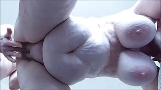 جیدن جیمز می شود یک گردنبند فیلم سکسی کوس خوشگل مروارید پس از یک مناسب, شترسواری