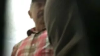 خیس, لزبین بررسی هر یک از دیگران, سوراخ با دستکش سکس زن خوشگل انگشتان دست