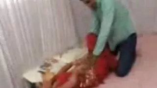 کاملا شکل, سبزه, مادر دوست داشتنی با چکش عمیق در سکس کون خوشگل کس, سبک سگی