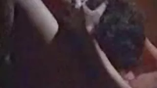 کوتاه, زیبا, دختر میو هکن را دوست جندهخوشگل دارد به مکیدن دیک خوشمزه